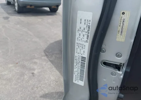 2013 Jeep Patriot Latitude z USA, uszkodzony, nr VIN 1C4NJPFAXDD260612